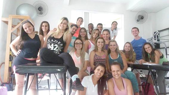 Acadêmicos do UNIFOR-MG participam de curso de avaliação fisioterapêutica