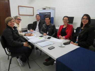 Reunião debate assistência a alunos com necessidades especiais