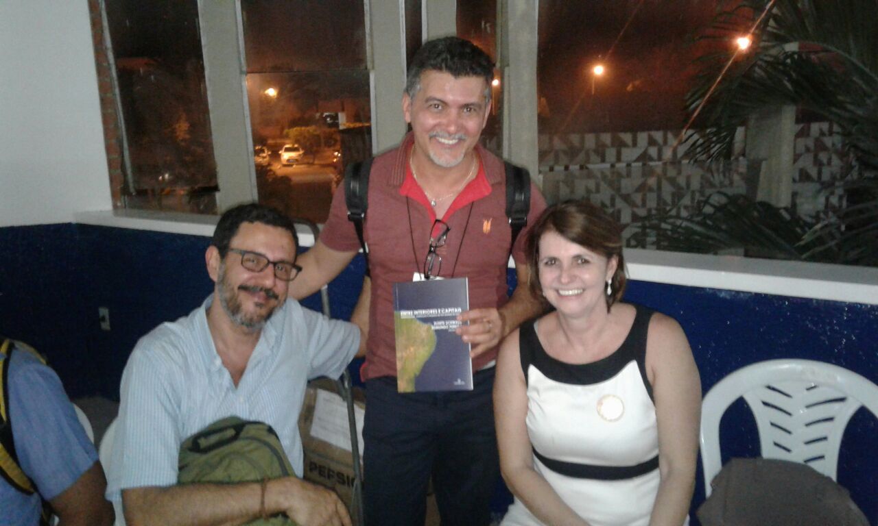 Professor do UNIFOR-MG tem artigo publicado em livro