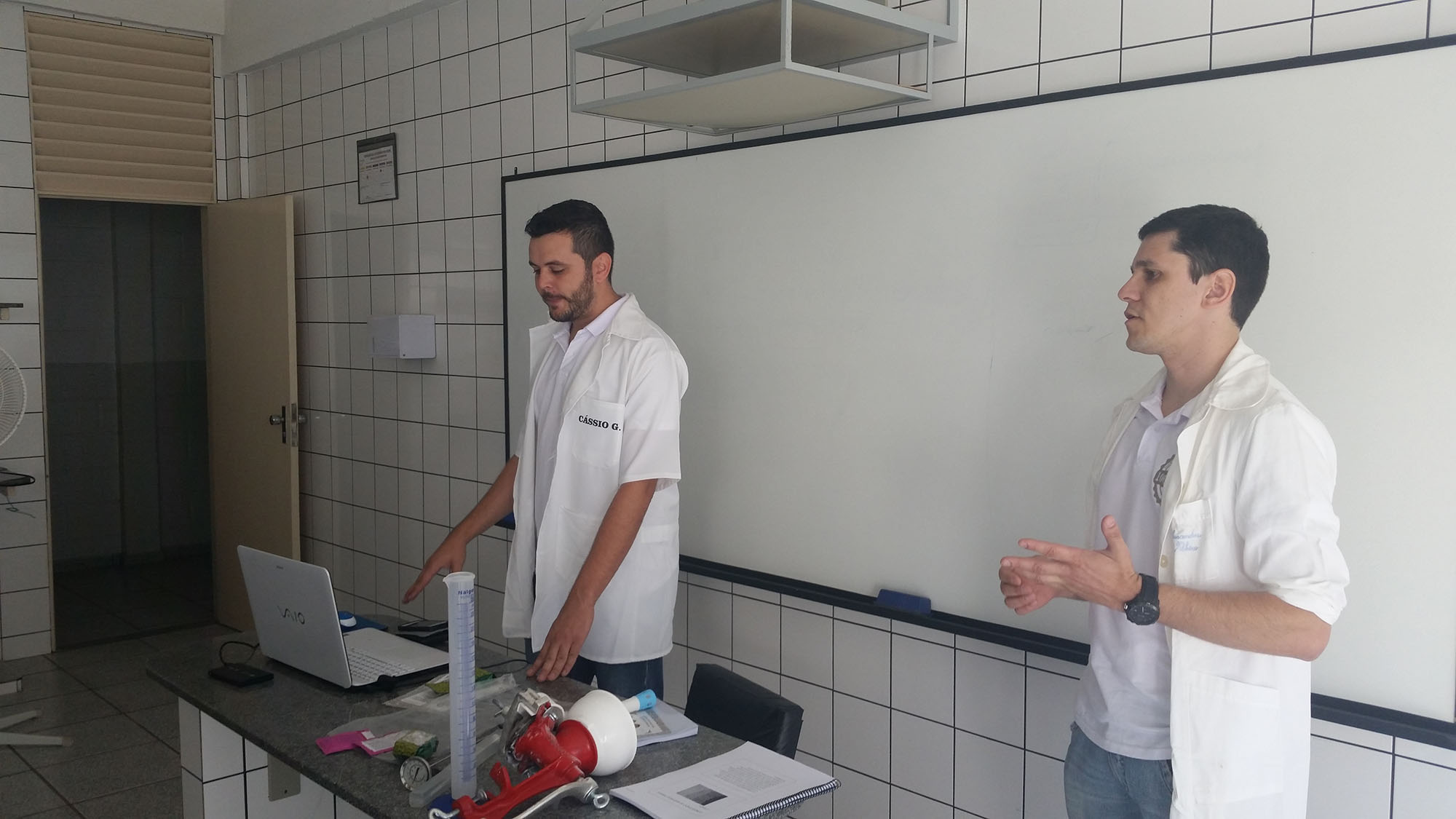 Alunos de Engenharia Química participam de Curso de Produção de Cerveja Artesanal
