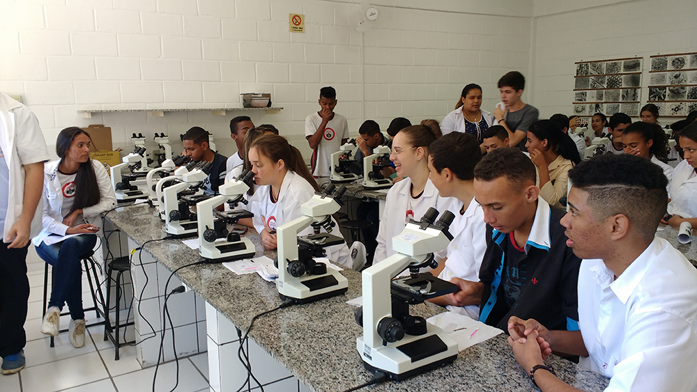 Centro Universitário recebe a visita de alunos do Ensino Médio