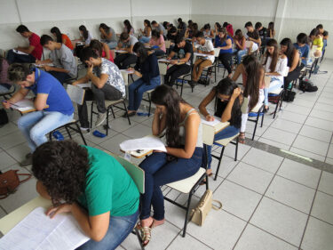 ÚLTIMOS DIAS DE INSCRIÇÕES PARA O VESTIBULAR 2018 DO UNIFOR-MG