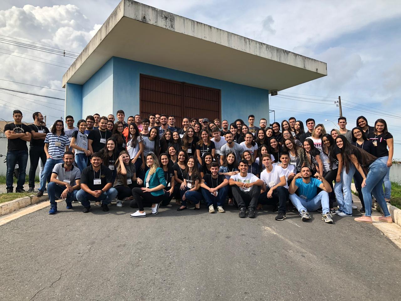 ALUNOS DE DIREITO VISITAM PENITENCIÁRIA DE FORMIGA