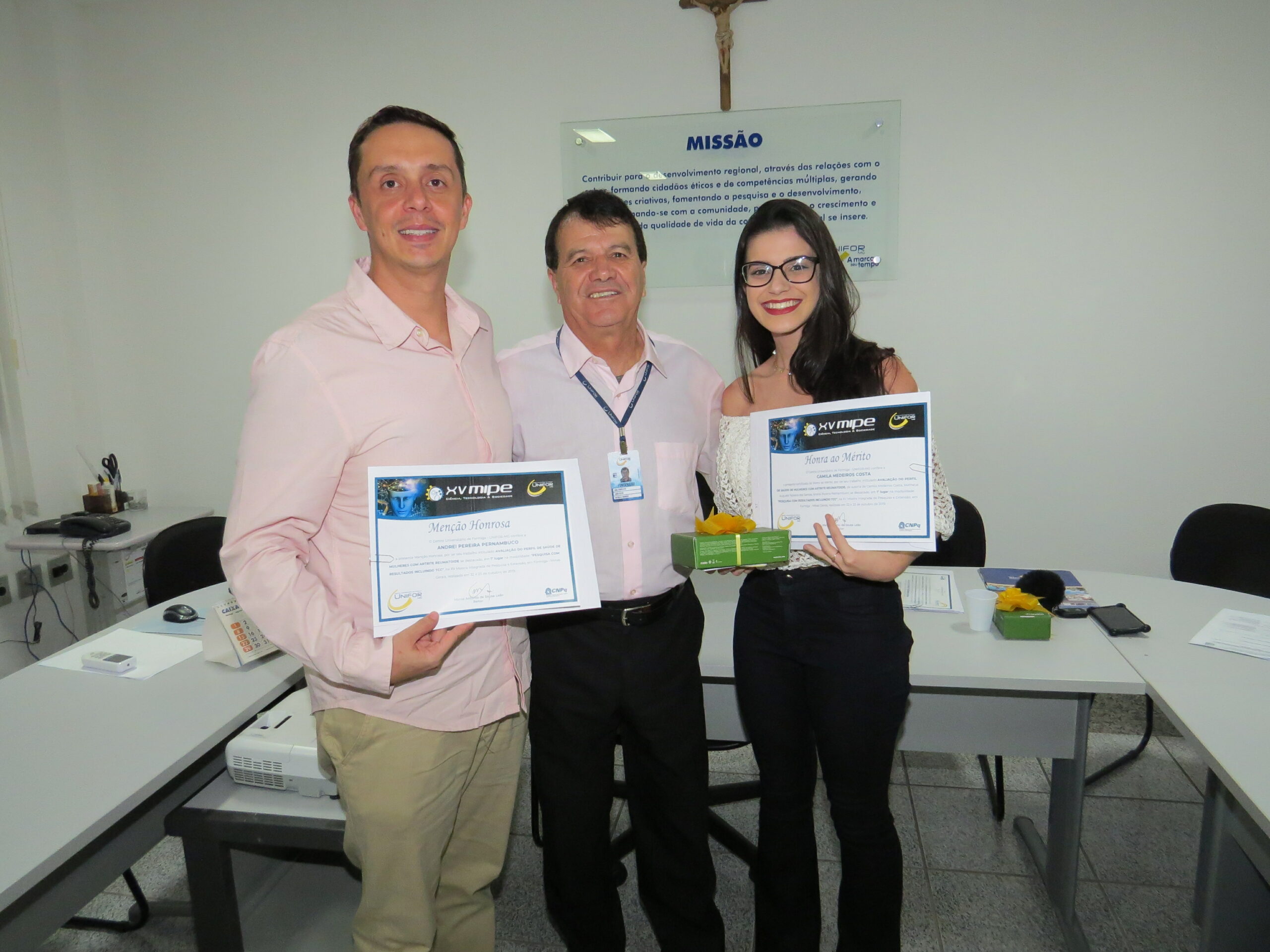 CENTRO UNIVERSITÁRIO DE FORMIGA PROMOVE PREMIAÇÃO DA XV MIPE