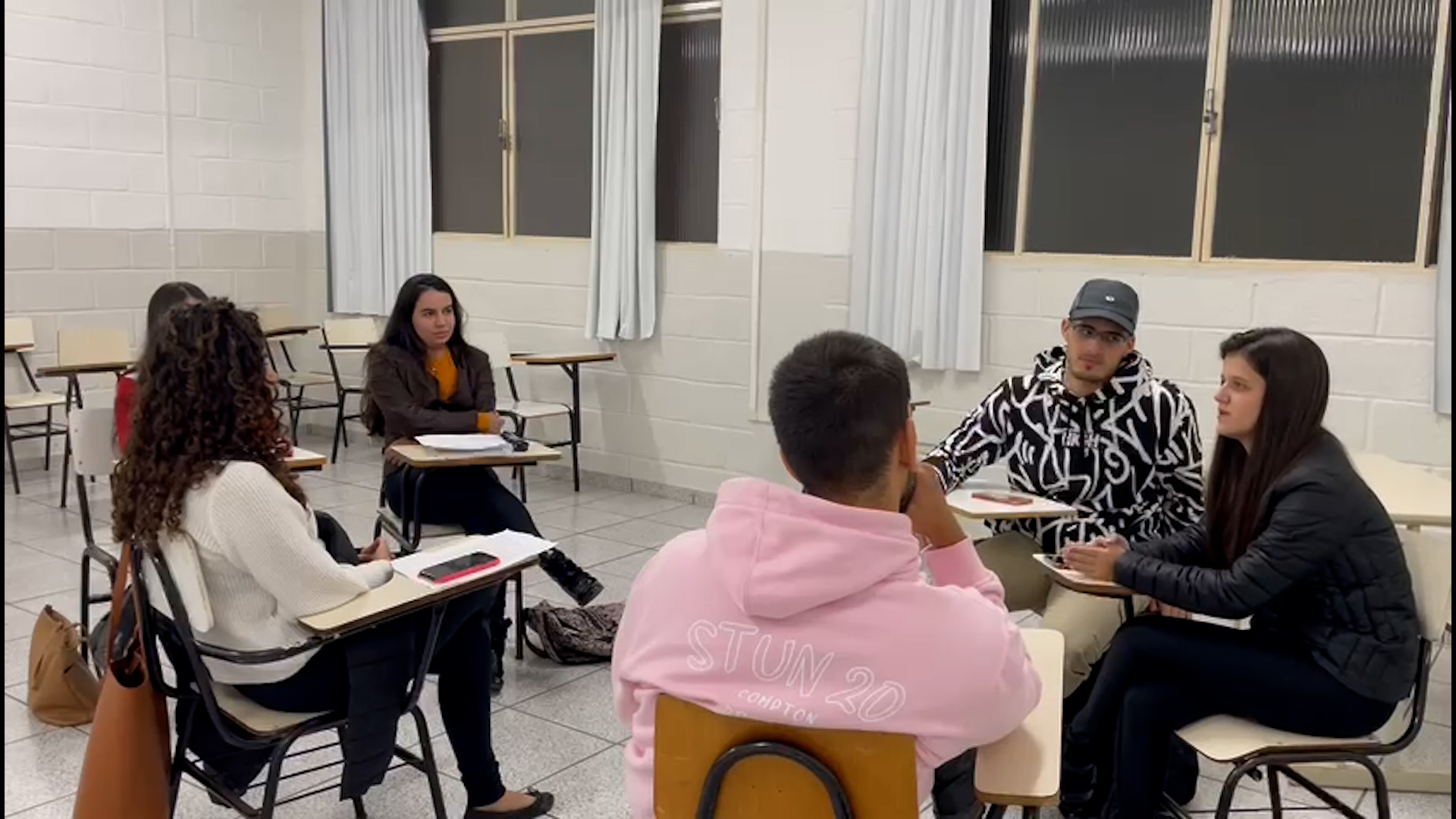ALUNOS DE DIREITO APRENDEM MÉTODOS ADEQUADOS PARA SOLUÇÃO DE CONFLITOS