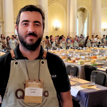 COORDENADOR DO CURSO DE MEDICINA VETERINÁRIA FOI JURADO NA EXPOQUEIJO 2023