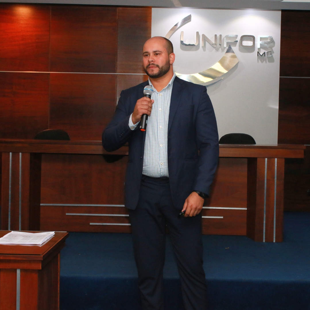 ALUNOS PARTICIPAM DE PALESTRA SOBRE MERCADO DE TRABALHO EM PARCERIA COM AMEP