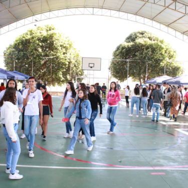 UNIFOR-MG PARTICIPA DA FEIRA “SER E EMPREENDER” EM ESCOLA DE SANTO ANTÔNIO DO MONTE