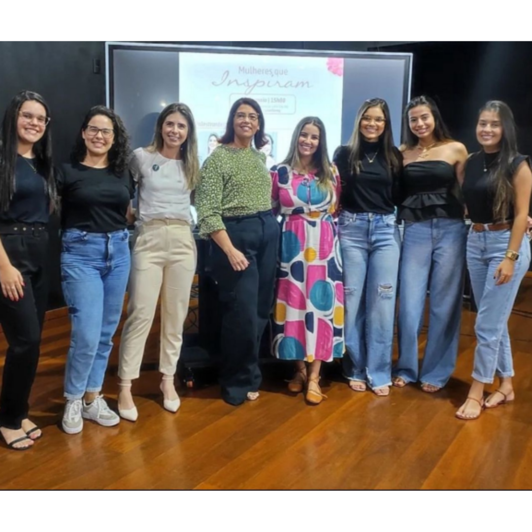 ALUNOS DE ADMINISTRAÇÃO E CIÊNCIAS CONTÁBEIS PARTICIPAM DE LIVE SOBRE O TEMA “MULHERES QUE INSPIRAM”