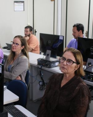 DOCENTES DO UNIFOR-MG RECEBEM CAPACITAÇÃO SOBRE O USO ÉTICO DA INTELIGÊNCIA ARTIFICIAL