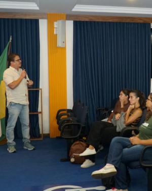 ALUNOS DE ENFERMAGEM, FISIOTERAPIA E PSICOLOGIA DO UNIFOR-MG PARTICIPAM DE DIA D DA SAÚDE SOBRE CUIDADOS PALIATIVOS NA SAÚDE DO IDOSO