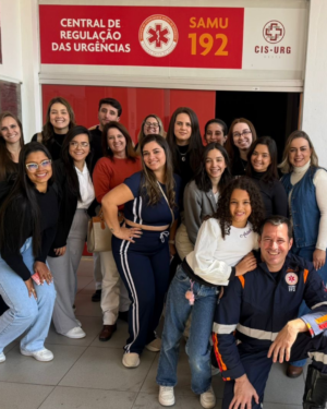 ALUNOS DE ENFERMAGEM DO UNIFOR-MG REALIZAM VISITA TÉCNICA AO CORPO DE BOMBEIROS E AO SAMU EM DIVINÓPOLIS